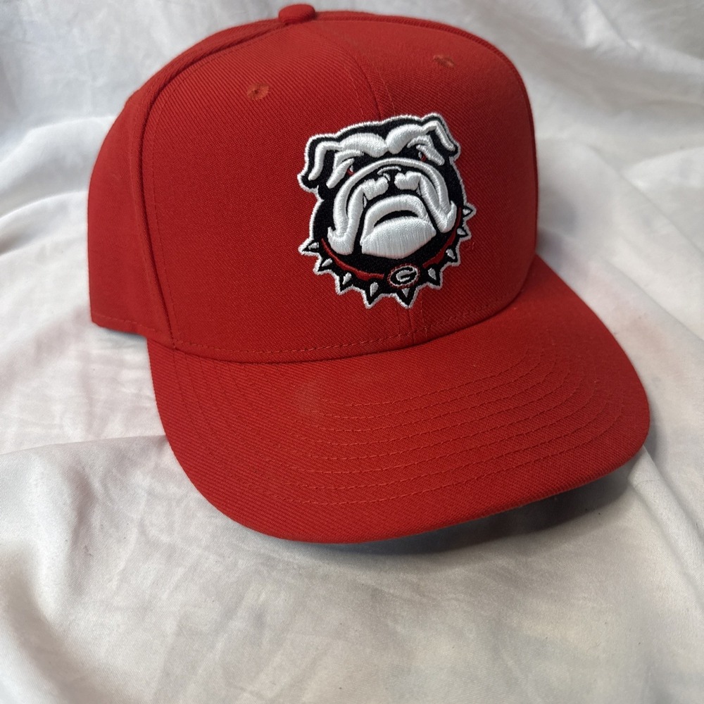 Georgia Bulldogs Nike Dri-fit 7 3/8 Red Fitted Hat Nice Shape Raised Logo NWOT
